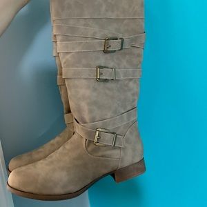 Brand new Tan Boots WIDE CALF (38.5)
